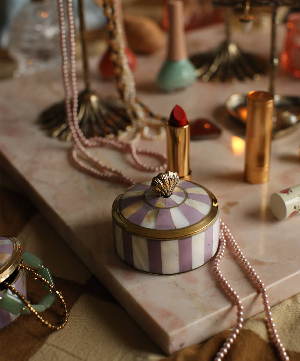 scarlett-circus-box-lilac-doing-goods-1.20.21.030.400.1-ss23-shoot-3-web-1