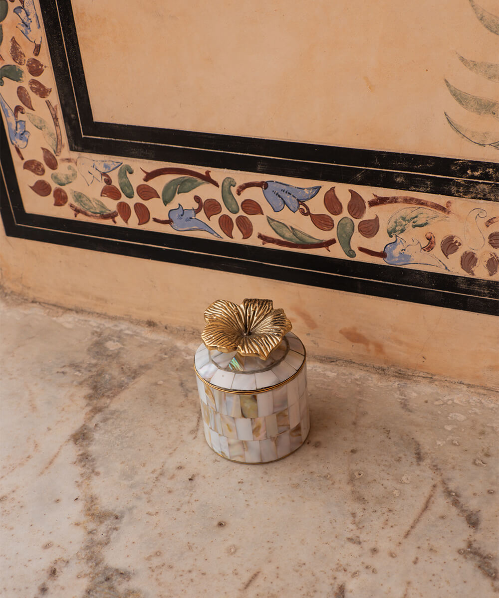 Hailey-Hibiscus-Shell-Circus-Box-Doing-Goods-1.20.21.036.002.5-White-SS26-web